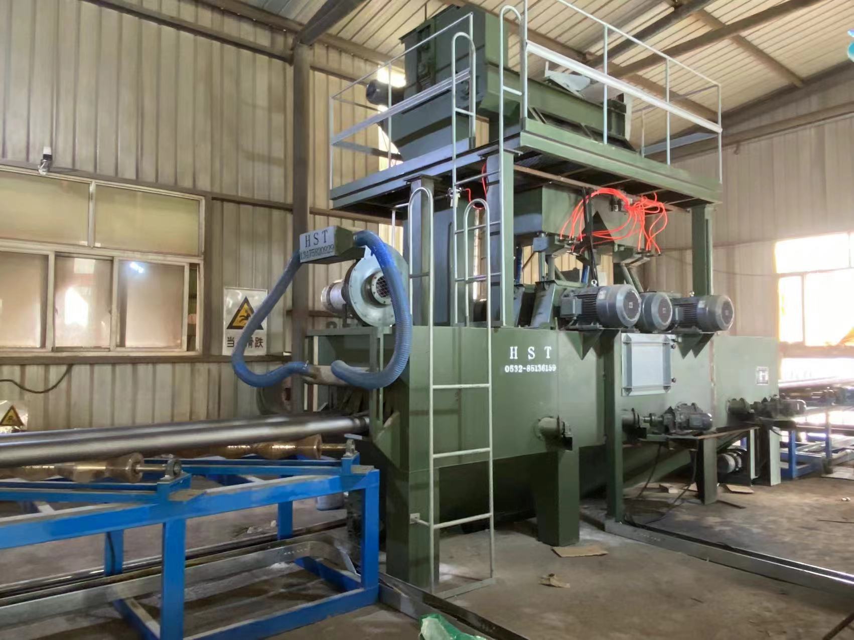 鋼板拋丸打砂機(jī)_鋼板拋丸機(jī)視頻_拋丸鋼板砂機(jī)打磨方法