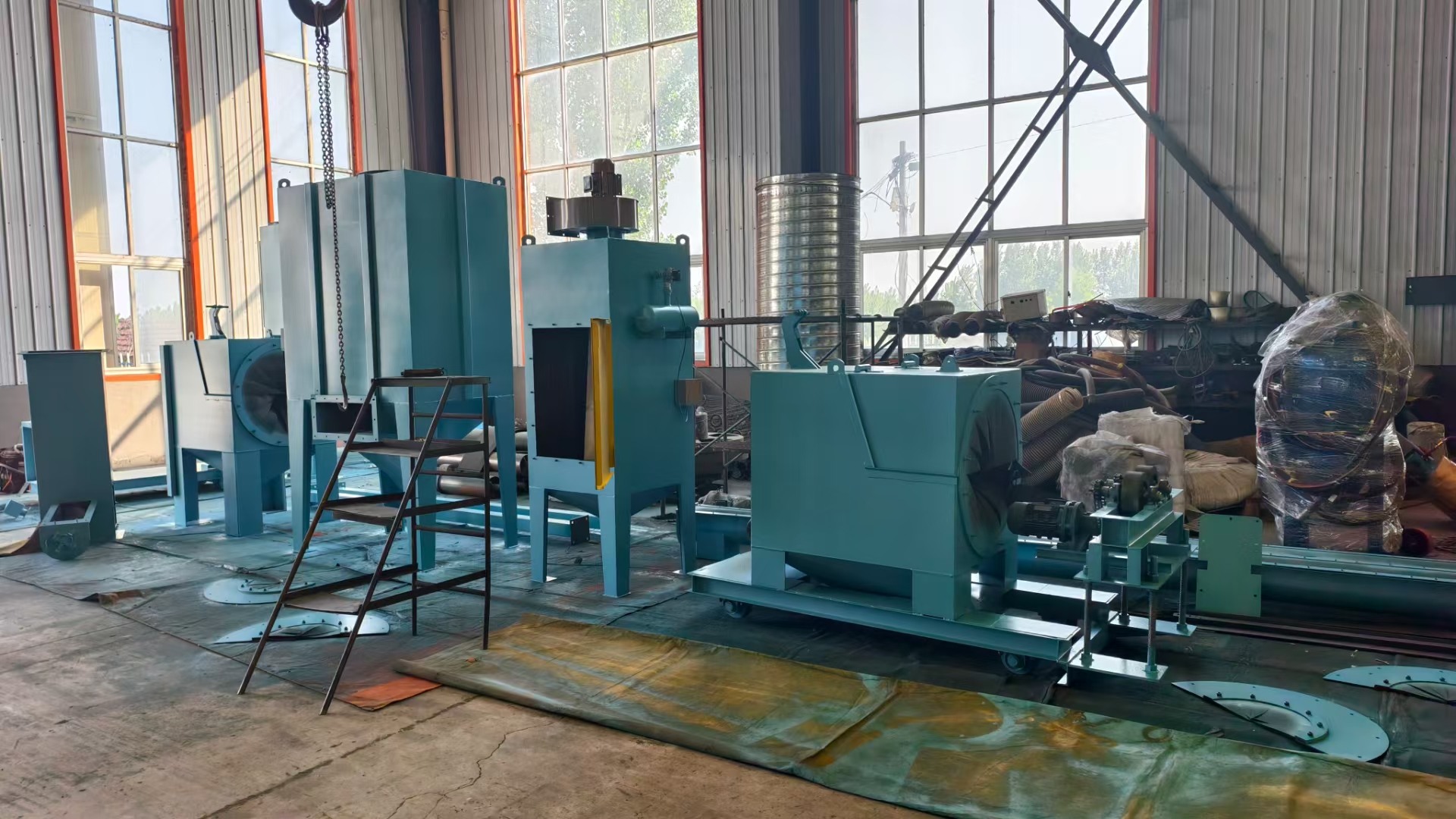 鋼管拋丸除銹機工作視頻_鋼管防腐拋丸除銹機_防腐鋼管除銹拋丸機視頻