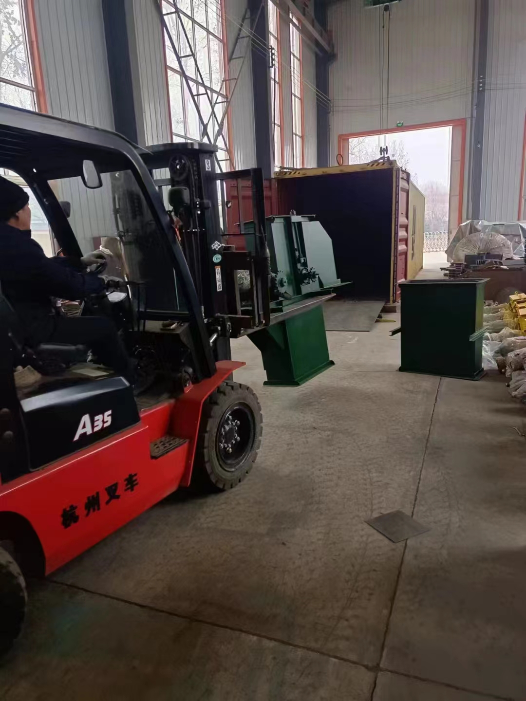 鋼砂打砂機(jī)設(shè)備_U型鋼打砂機(jī)_鋼板打砂機(jī)