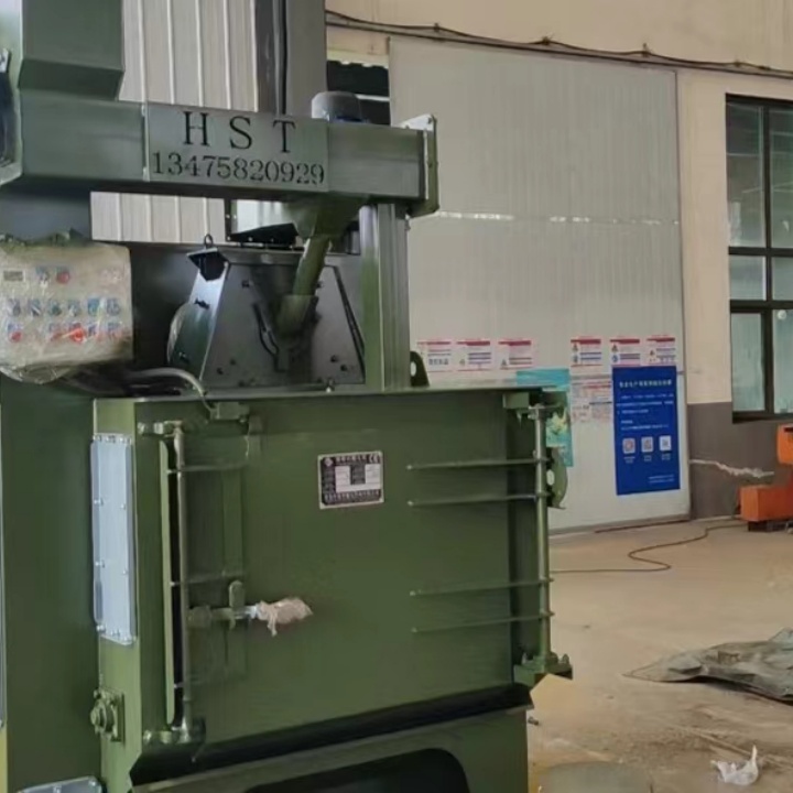 鋼網(wǎng)帶打砂機(jī)_工廠用上鋼砂機(jī)器_打砂機(jī)可以安裝篩網(wǎng)嗎