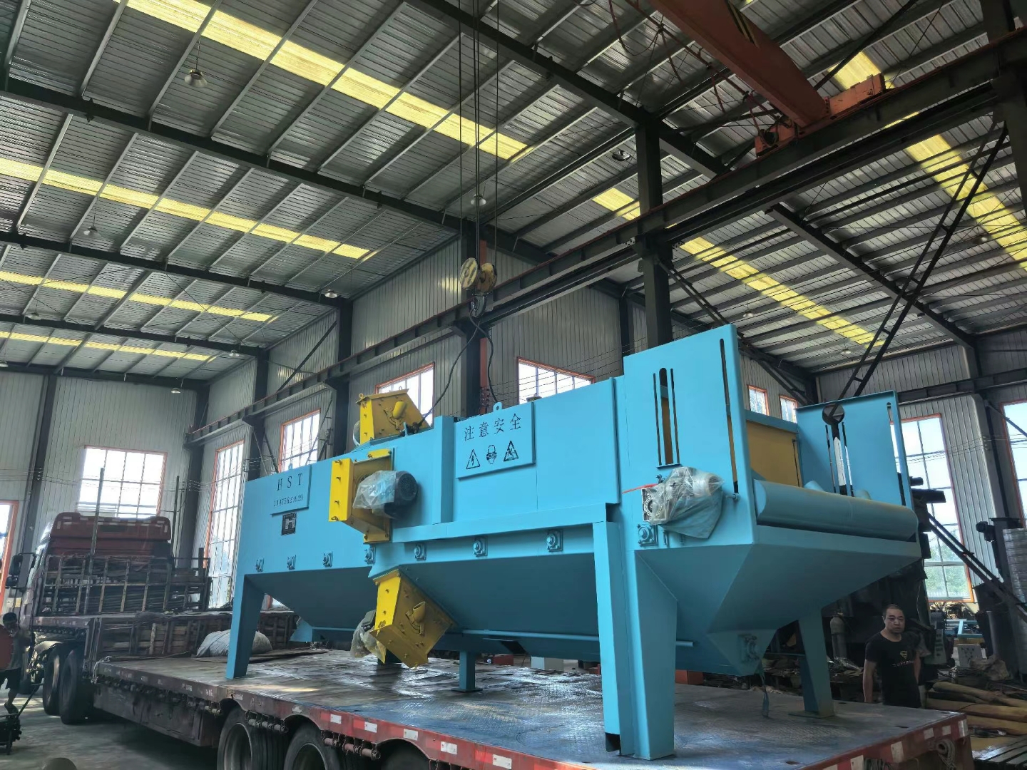除銹履帶連續(xù)機通過什么檢測_連續(xù)履帶通過除銹機_報廢履帶去鐵機