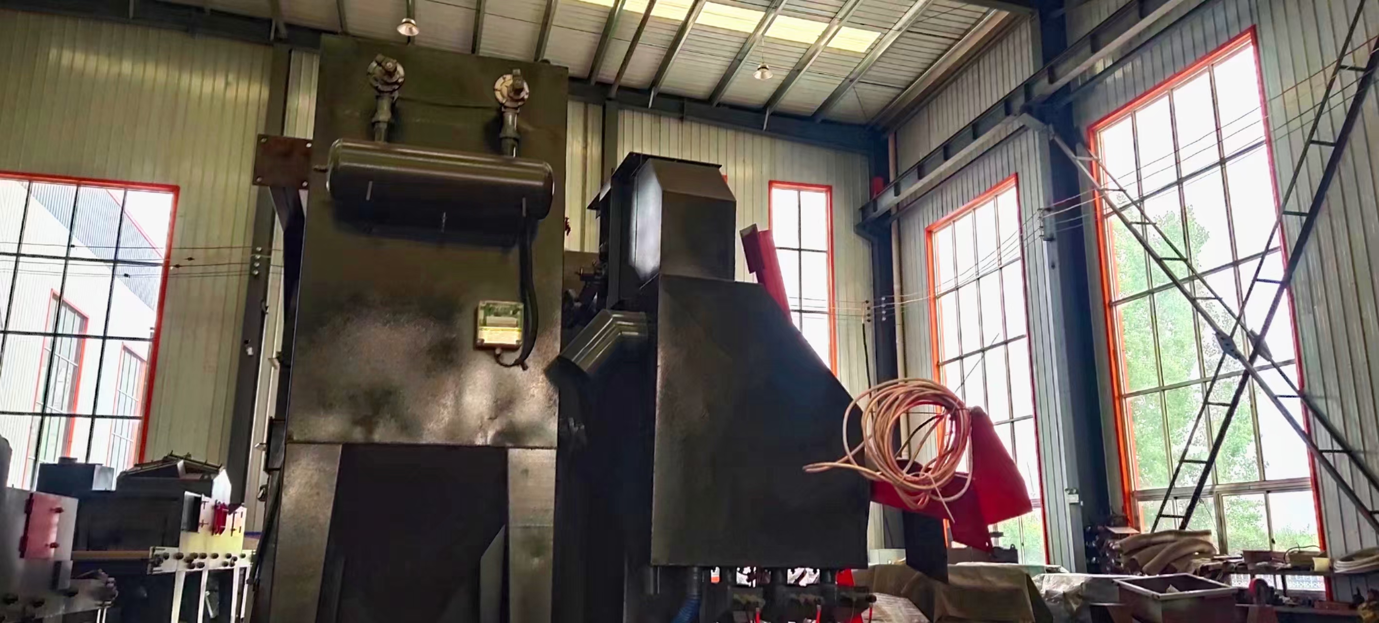 車架拋丸砂機打磨視頻_拋丸噴砂除銹機_車架拋丸打砂機